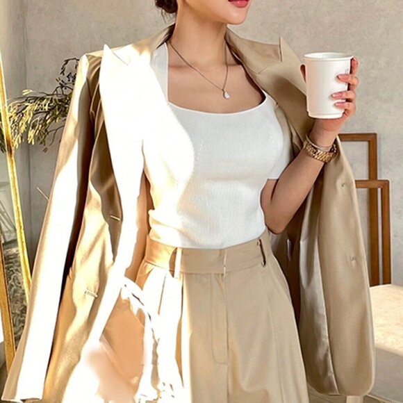 White Casual Women's Tight-Fitting Deformed Square Neck Knitted Top - Picture 6 of 10